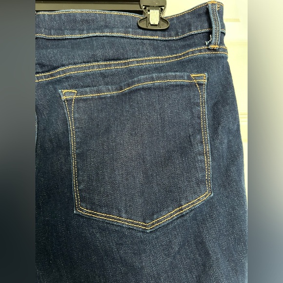 High Waisted Dark Wash Jeans - Picture 7 of 8